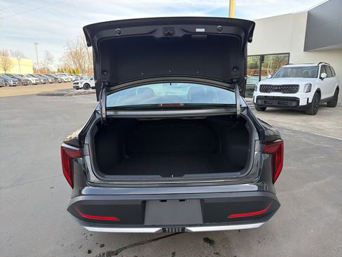 New 2025 Kia K4 LX image 18