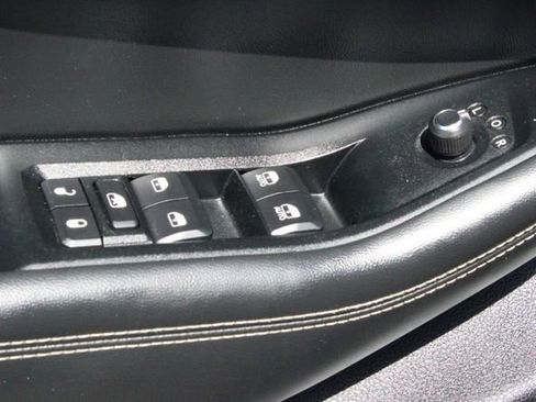 Used 2023 Jeep Grand Cherokee Laredo w/ Luxury Tech Group I AWD/4WD image 11