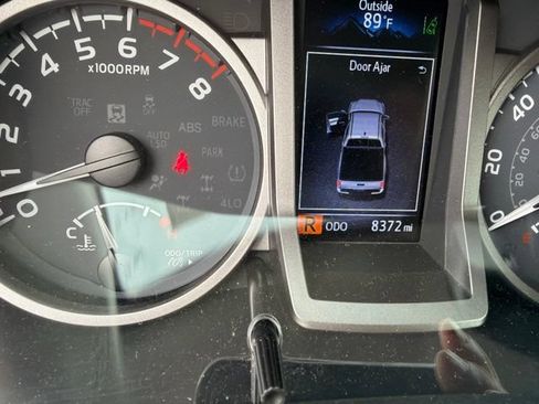 Used 2022 Toyota Tacoma SR5 RWD image 10