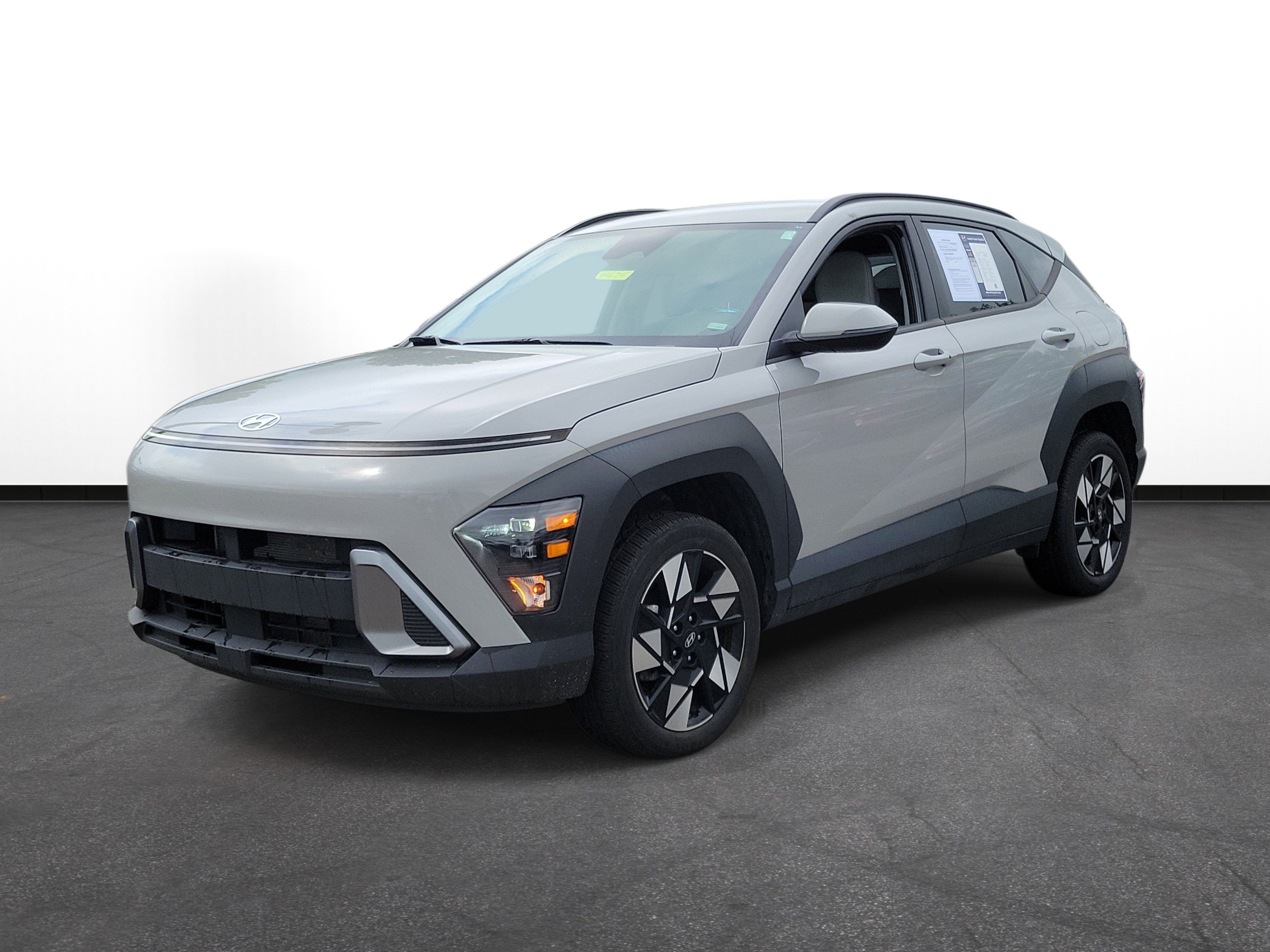 Used 2024 Hyundai Kona SEL AWD/4WD image 2