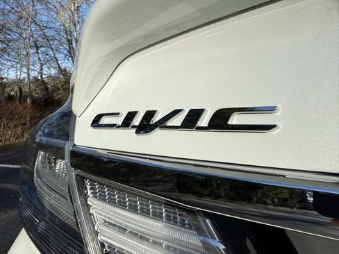 Used 2015 Honda Civic Hybrid image 29