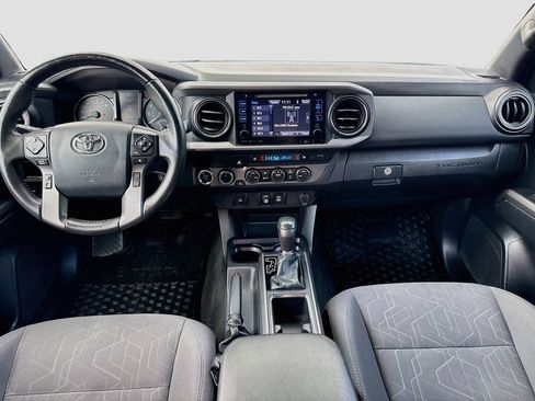 Used 2019 Toyota Tacoma SR5 AWD/4WD image 26
