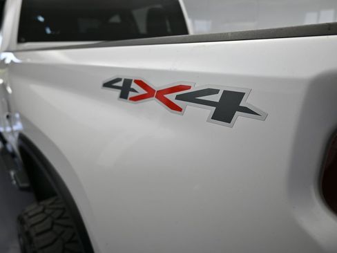 Used 2024 Chevrolet Silverado 2500 LT image 40