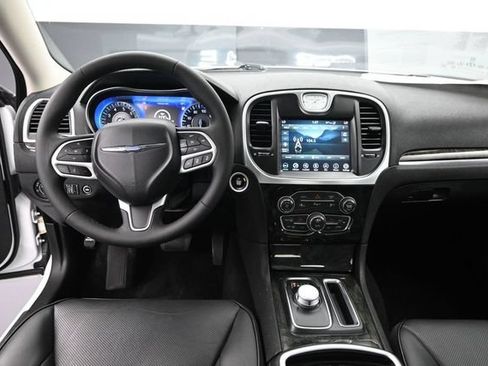 Used 2022 Chrysler 300 Touring L w/ Popular Equipment Group AWD/4WD image 11