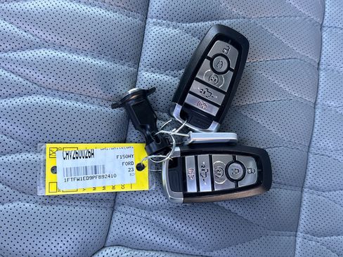 Used 2023 Ford F150 Limited image 32