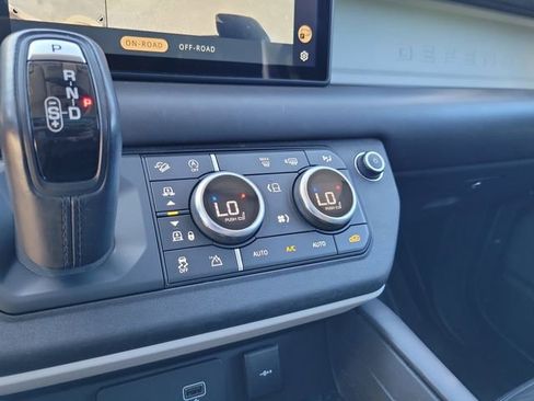 Used 2020 Land Rover Defender 110 AWD/4WD image 25
