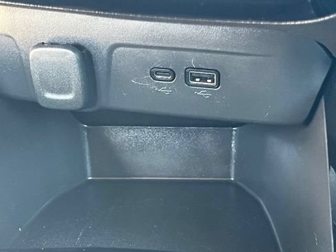 Used 2025 Chevrolet Trax LT FWD image 28
