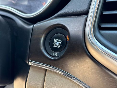 Used 2017 Jeep Grand Cherokee Limited w/ Luxury Group II RWD image 30