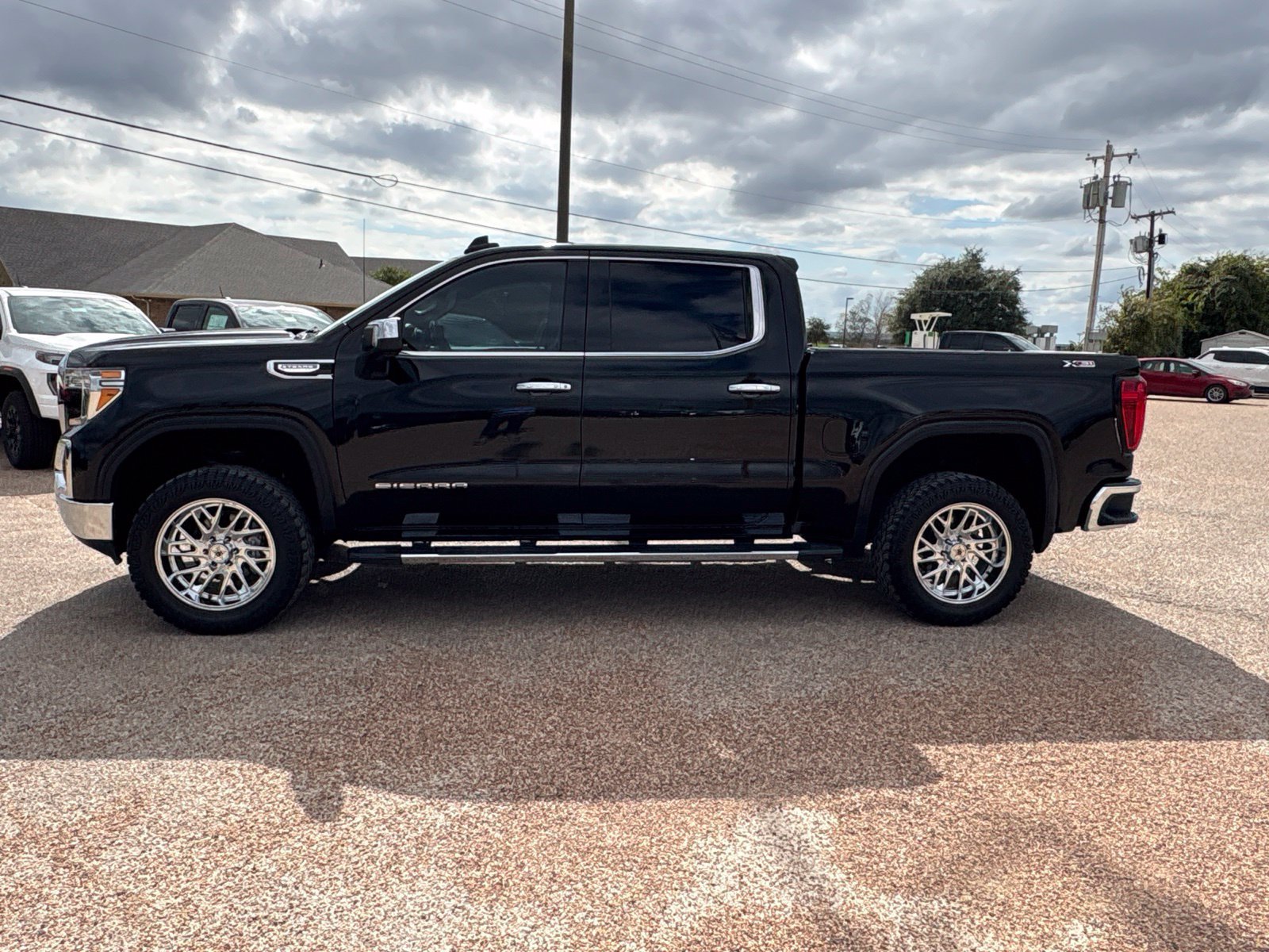 Used 2020 GMC Sierra 1500 SLT AWD/4WD image 2