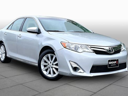 Used 2013 Toyota Camry XLE FWD image 4