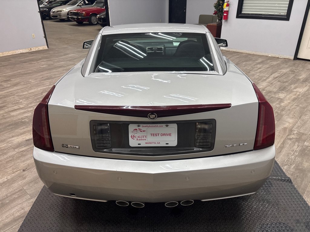 Used 2006 Cadillac XLR RWD image 18