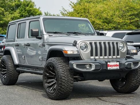 Used 2020 Jeep Wrangler Unlimited Sahara AWD/4WD image 2