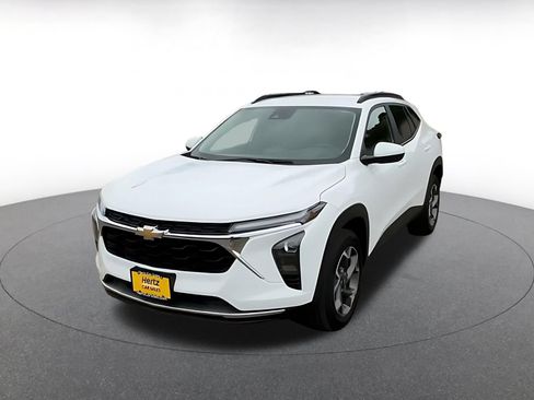 Used 2025 Chevrolet Trax LT w/ LT Convenience Package FWD image 7