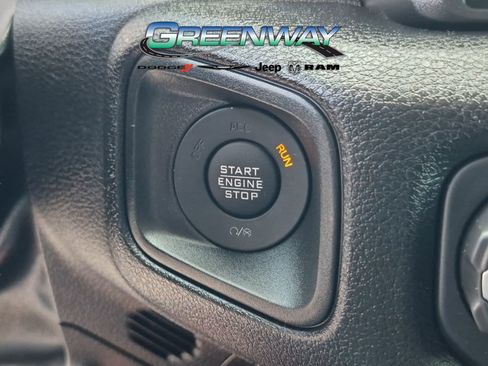 Used 2025 Jeep Gladiator Sport AWD/4WD image 8