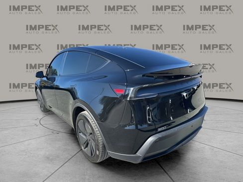 Used 2026 Tesla Model Y 2WD image 3