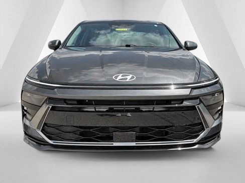 Used 2025 Hyundai Sonata SEL FWD image 2
