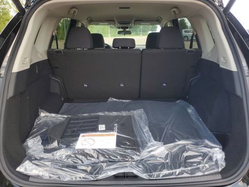 New 2026 Nissan Rogue SV image 7