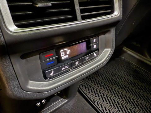 Used 2024 Volkswagen Atlas SEL Premium R-Line image 24