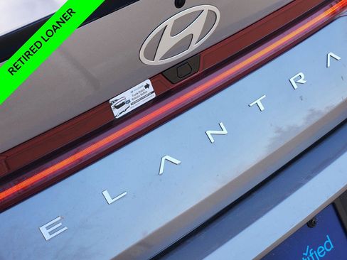 New 2025 Hyundai Elantra SEL image 9