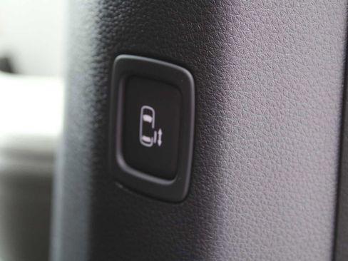 New 2025 Kia Carnival EX image 20