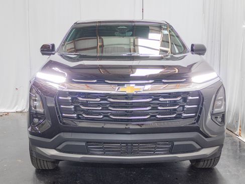 New 2026 Chevrolet Equinox LT image 2