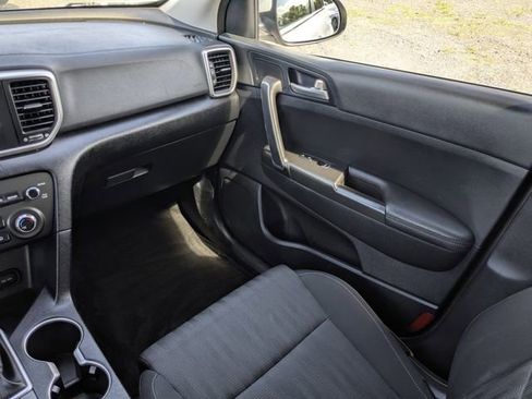 Used 2022 Kia Sportage LX FWD image 19
