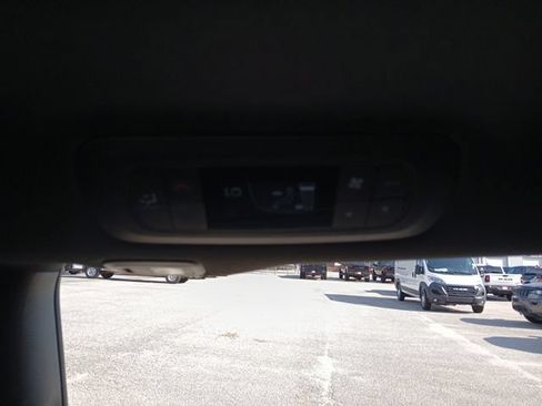 Used 2025 Chrysler Pacifica Limited FWD image 15
