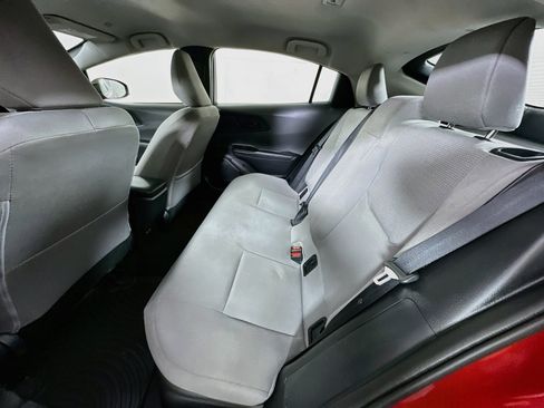 Used 2025 Toyota Prius LE FWD image 26