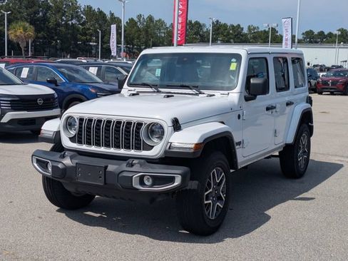 Used 2025 Jeep Wrangler Unlimited Sahara AWD/4WD image 7