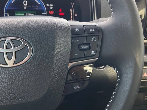 Certified 2026 Toyota Camry SE w/ Convenience Package FWD image 18