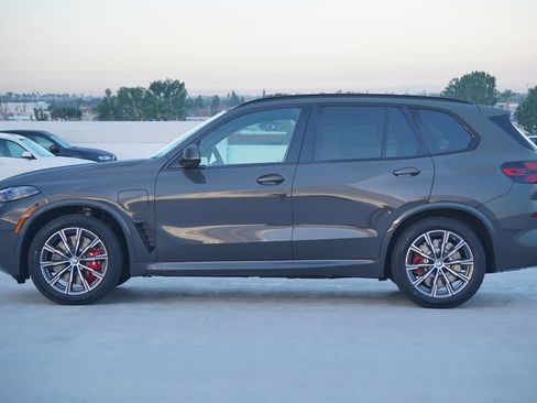 New 2026 BMW X5 xDrive50e w/ M Sport Package image 4