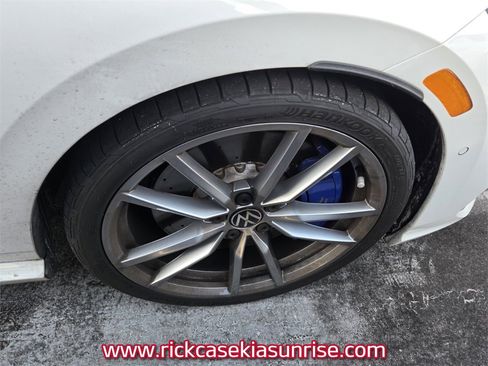 Used 2024 Volkswagen Golf R image 9