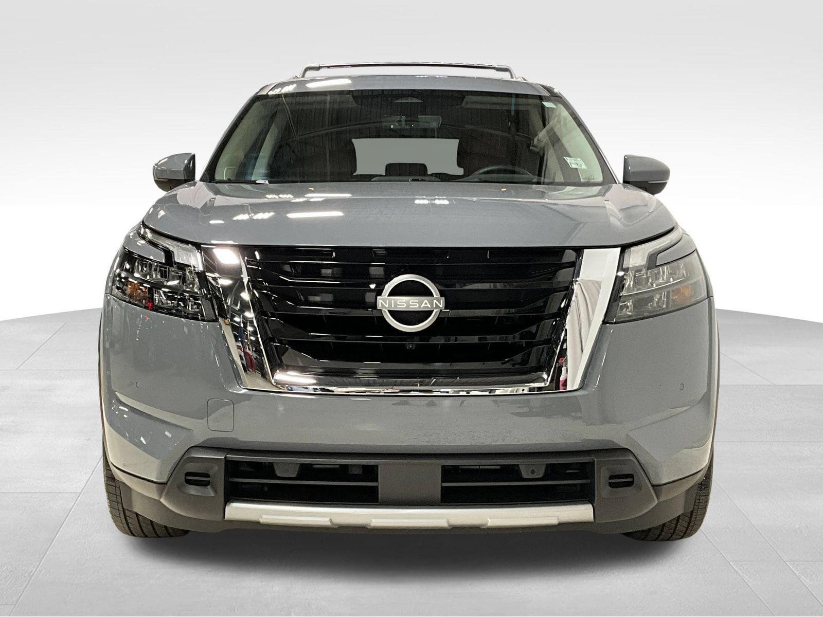 Used 2025 Nissan Pathfinder Platinum w/ Cargo Package AWD/4WD image 3