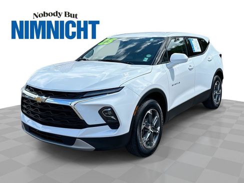 Used 2025 Chevrolet Blazer LT FWD image 1