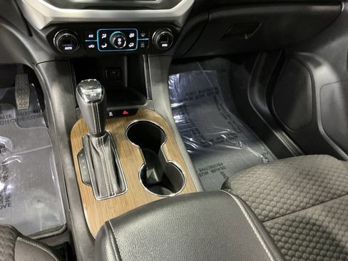 Used 2019 GMC Acadia SLE w/ LPO, Floor Liner Package image 16