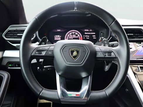 Used 2021 Lamborghini Urus AWD/4WD image 10