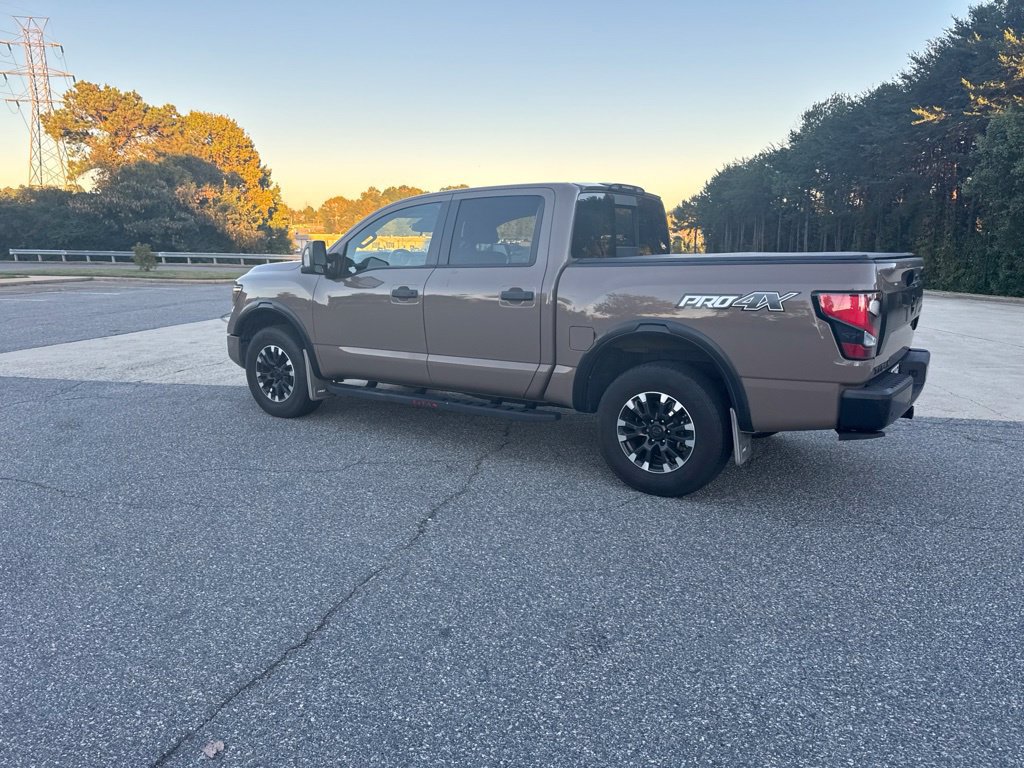 Used 2021 Nissan Titan PRO-4X w/ Pro-4x Convenience Package AWD/4WD image 17