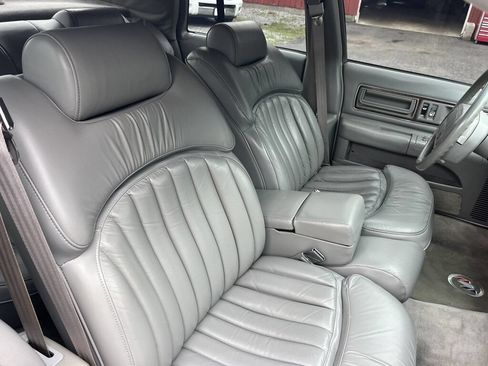 Used 1992 Buick Roadmaster Sedan RWD image 52