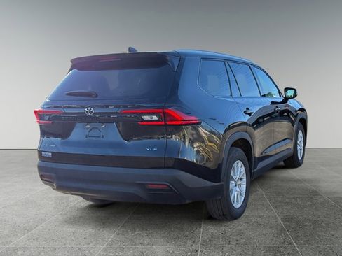Certified 2024 Toyota Grand Highlander XLE image 5
