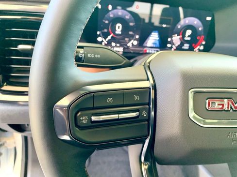 Used 2026 GMC Canyon AT4 w/ Technology Plus Package AWD/4WD image 32