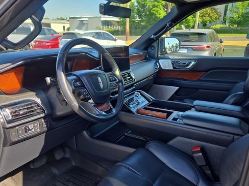 Used 2022 Lincoln Navigator Reserve AWD/4WD image 12