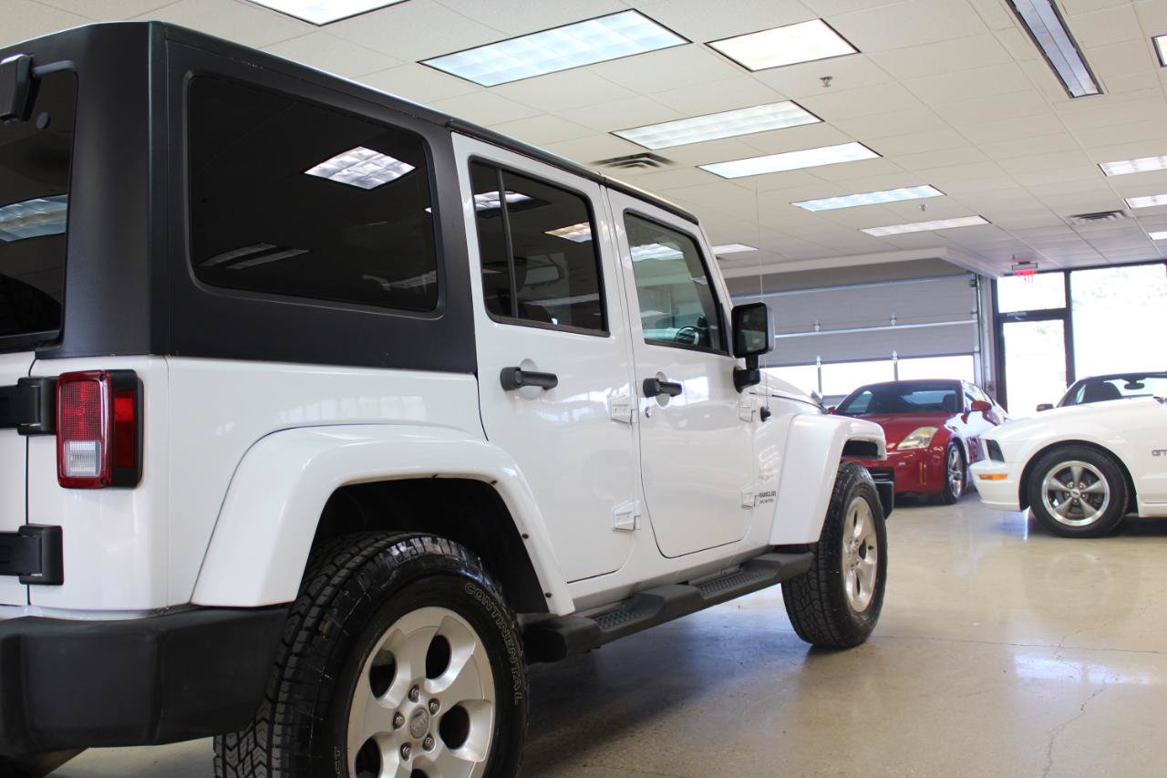 Used 2013 Jeep Wrangler Unlimited Sahara w/ Connectivity Group AWD/4WD image 22
