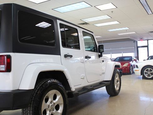 Used 2013 Jeep Wrangler Unlimited Sahara w/ Connectivity Group AWD/4WD image 22