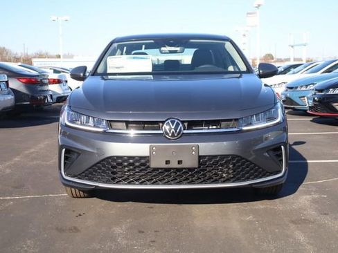 New 2026 Volkswagen Jetta SE image 3
