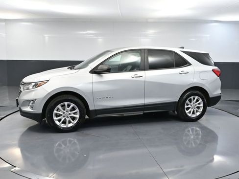 Used 2021 Chevrolet Equinox LS w/ LS Convenience Package AWD/4WD image 10