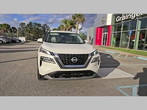 Used 2023 Nissan Rogue SV image 19
