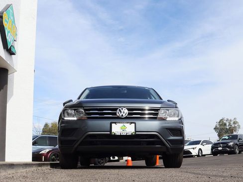 Used 2021 Volkswagen Tiguan SE image 17