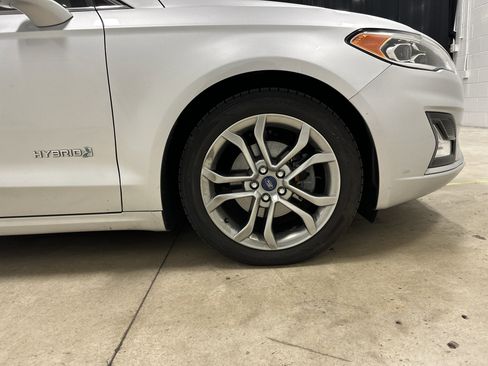 Used 2019 Ford Fusion Titanium image 13