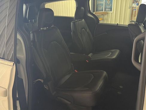 New 2026 Chrysler Pacifica Select image 19
