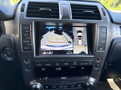Used 2021 Lexus GX 460 Luxury w/ Sport Design Package AWD/4WD image 19